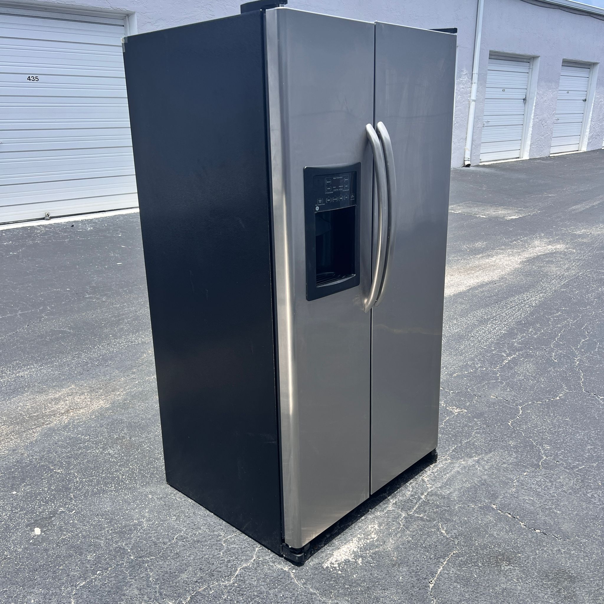 GE Stainless Steel Refrigerator GE Stainless Steel Refrigerator
